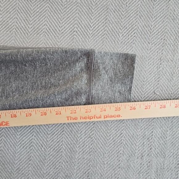 Offline by Aerie Warmup Leggings Women's S Short (W26 L26) Grey Regular Rise EUC - Picture 6 of 10